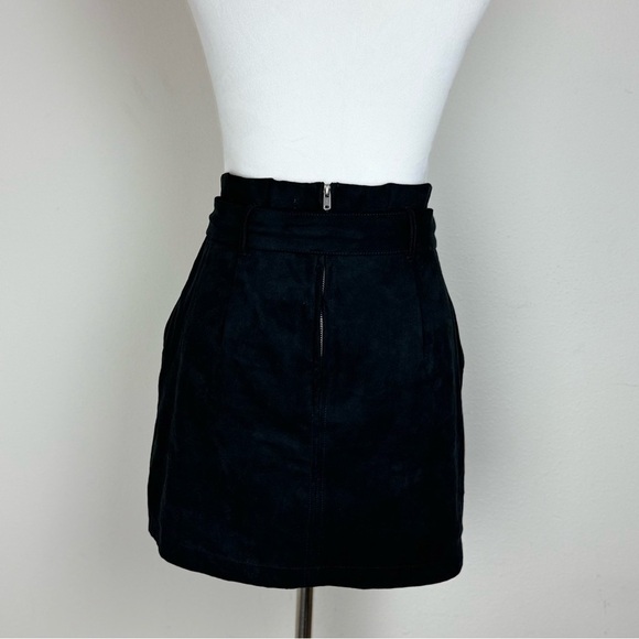 Abercrombie Women’s Faux Suede‎ Black Mini Skirt with Belt Size XS - Picture 5 of 10